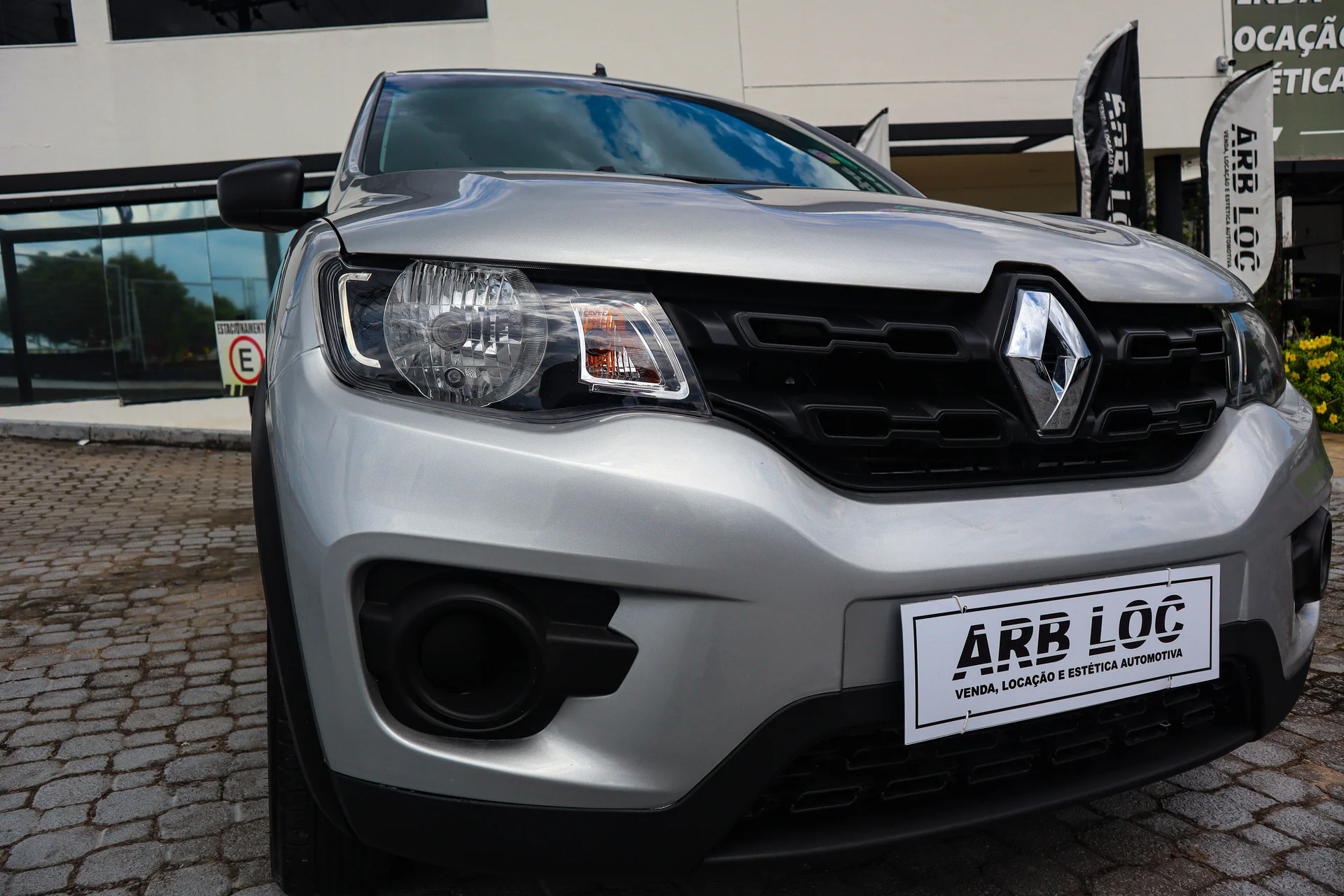 2024.06.24...Renault_KWID_Prata02