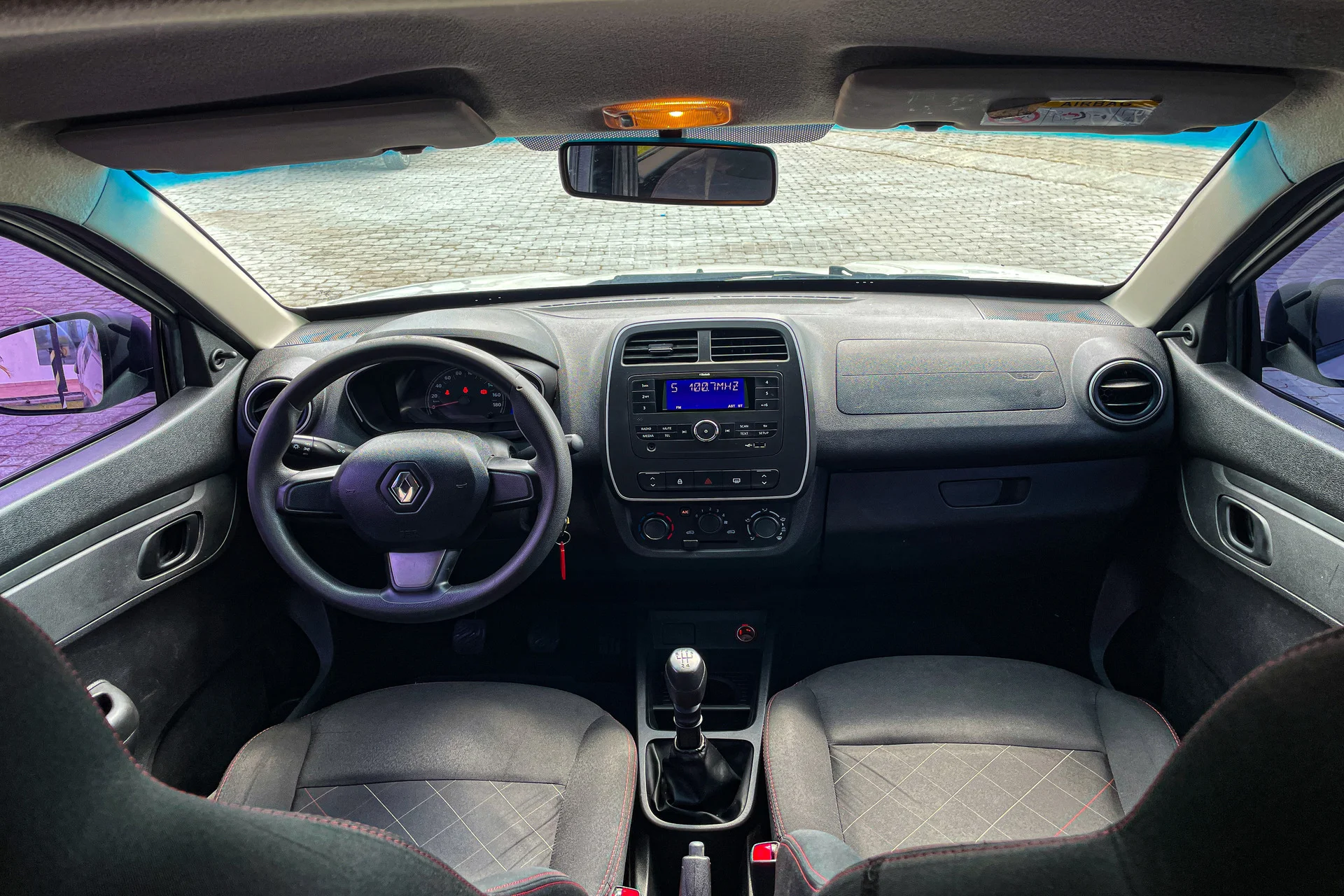 2024.06.24...Renault_KWID_Prata05