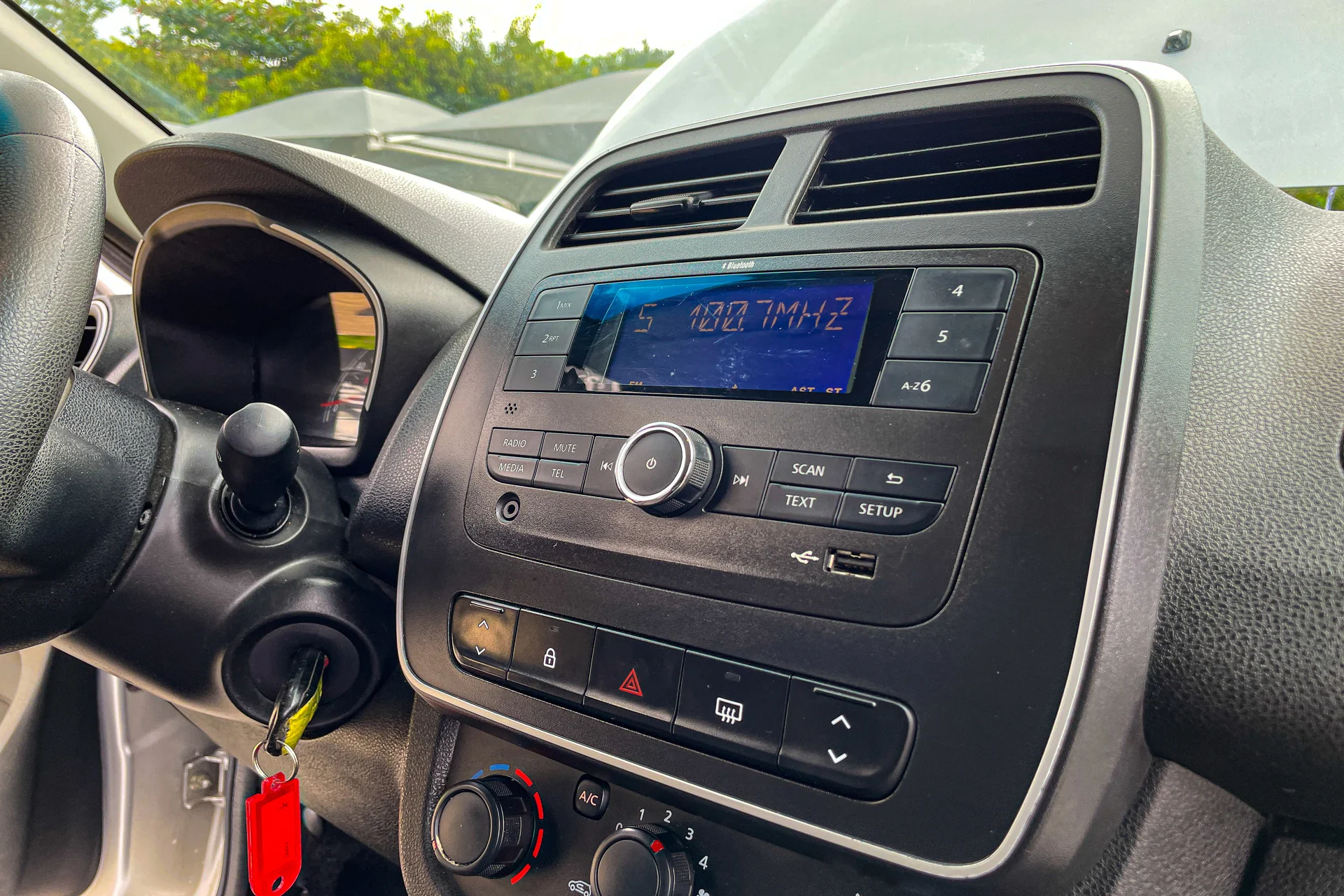 2024.06.24...Renault_KWID_Prata08